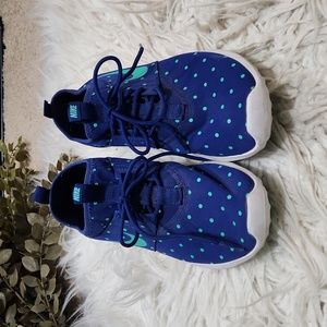 Nike sz 8 polka dot sneakers